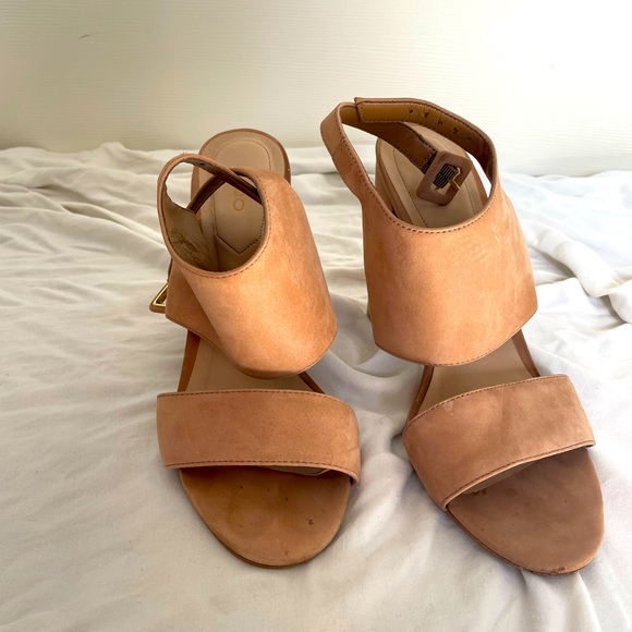 Aldo chunky beige heel - Picture 2 of 3